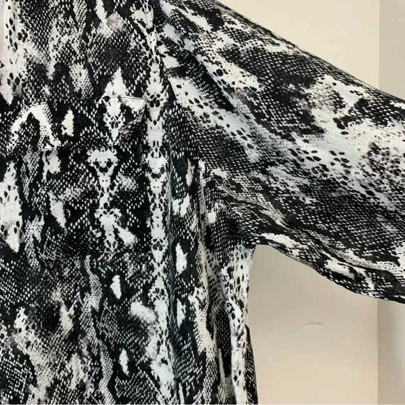 Calvin Klein Linen Blouse Top Woman 2X Snake Print Buttons Black White - Picture 4 of 12